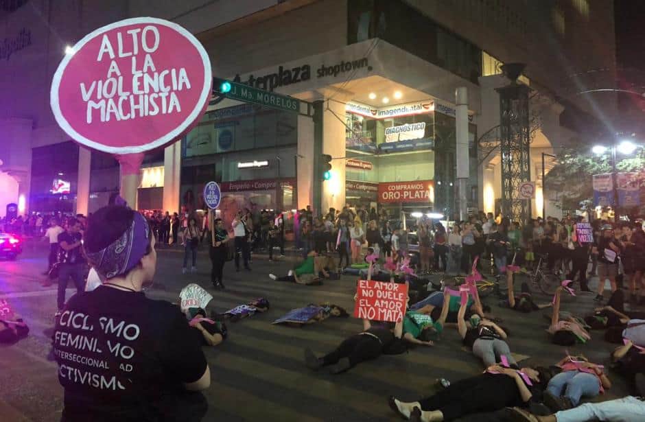 marcha-feminista-feminicidios-monterrey