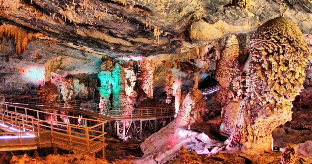 grutas-palmito-bustamante