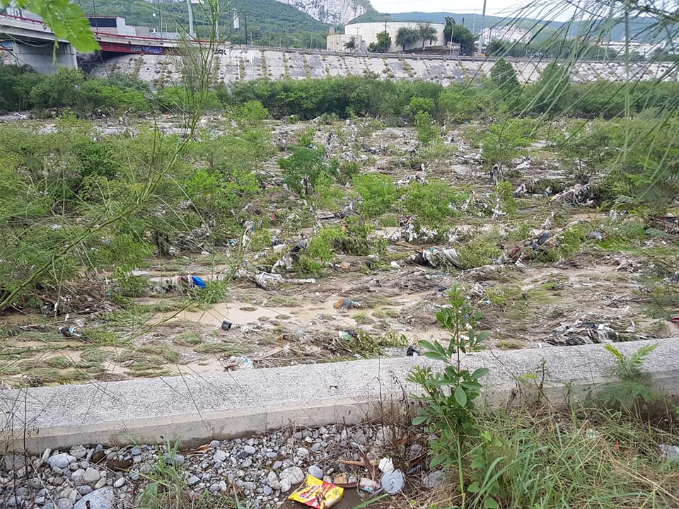 basura-en-rio-santa-catarina