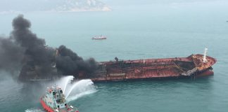 se-incendia-buque-petrolero-en-isla-de-hong-kong