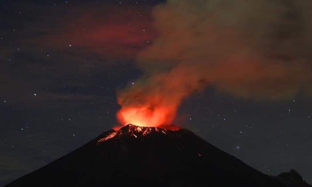 volcan-popocatepetl-entro-en-erupcion