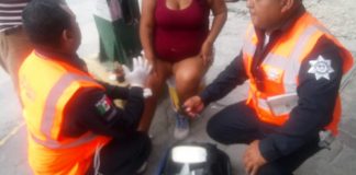 policia-transito-monterrey-primeros-auxilios