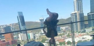 yoga-extremo-alexa-terrazas-san-pedro-caida
