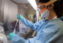 pruebas-coronavirus-laboratorio-del-hospital-clinic-barcelona-1583403152407