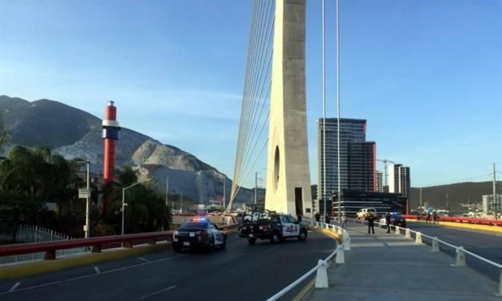 suicidio-se-lanza-de-puente-atirantado-san-pedro