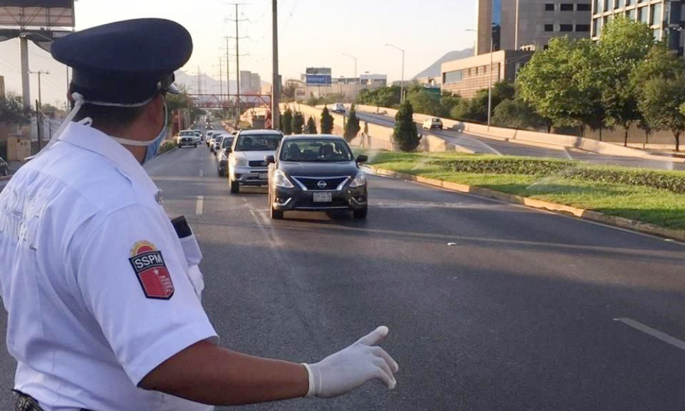 nuevo-leon-dos-personas-por-vehiculo-covid-19-coronavirus