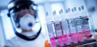 Laboratorio británico tendrá 30 millones de vacunas COVID-19 en septiembre