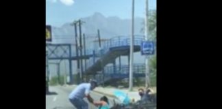(Video) Mujer “choca” con motociclista