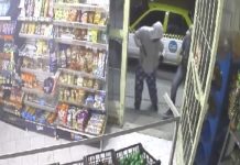 Roban tienda de abarrotes... ¡en pijama!