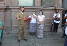 Maestros jubilados protestan frente a Palacio de Gobierno