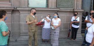Maestros jubilados protestan frente a Palacio de Gobierno