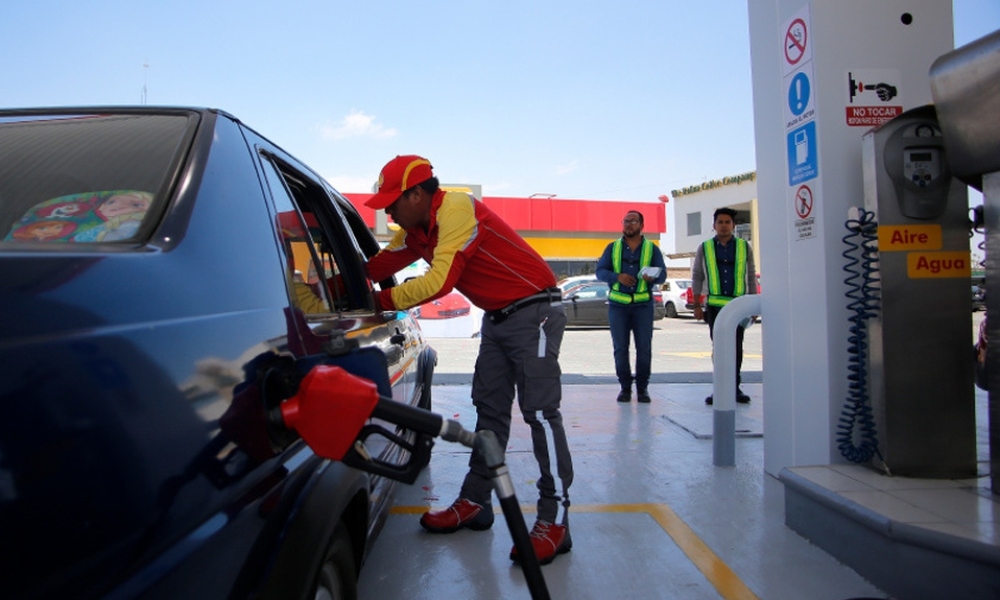 ¡Alerta en Monterrey! Venden gasolina diluida con agua