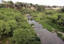 ¡Alerta! Denuncian olores fétidos en río Pesquería
