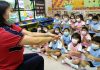 Niños vuelven a las aulas en Hong Kong