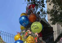 Con pino navideño, hacen homenaje a familiares desaparecidos