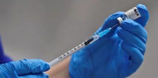 Médicos regios, entre los primeros en vacunarse Vs. COVID-19