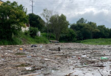 basura presa de la boca