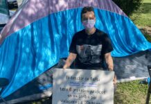 Protestan por transfobia en despido de maestro de FaPsi