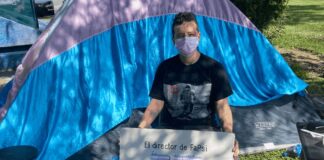 Protestan por transfobia en despido de maestro de FaPsi