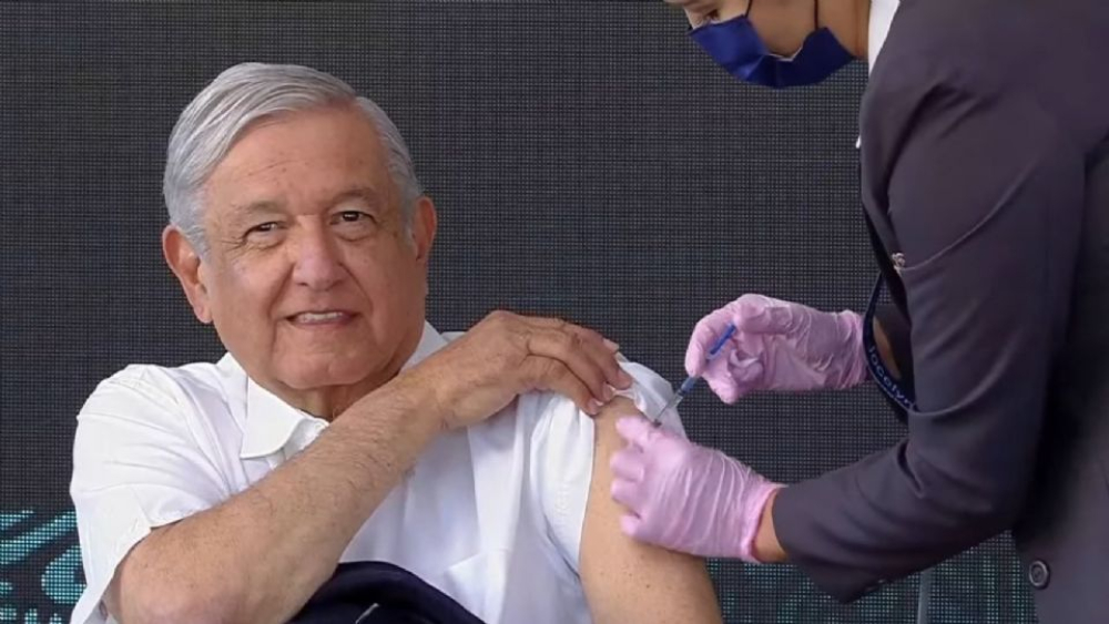 amlo vacunacion anti covid refuezo adultos mayores
